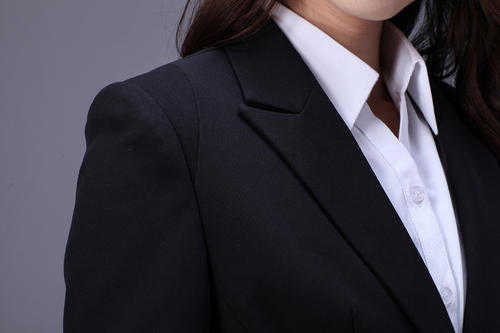 珠海企業(yè)在選擇工作服的時候應(yīng)該如何挑選                                                                                         